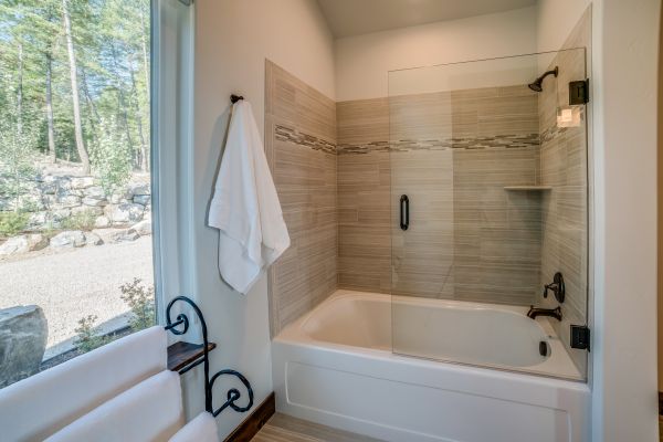 Cost of Bathroom Tub Installation in Milwaukee