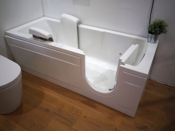 Cost of Walk In Tub Installation in Milwaukee
