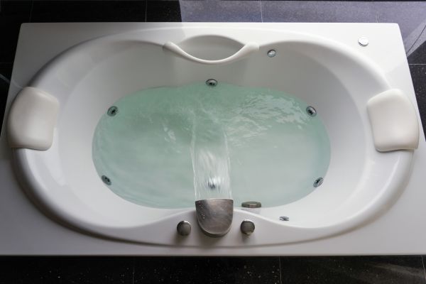 Cost of Jetted Tub Installation in Milwaukee